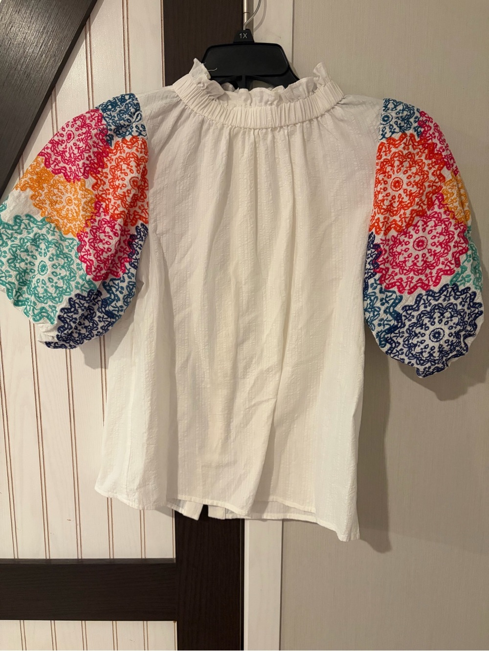 THML White Puff Slv Shirt Top Blouse Size M embroidered ruffle neck button